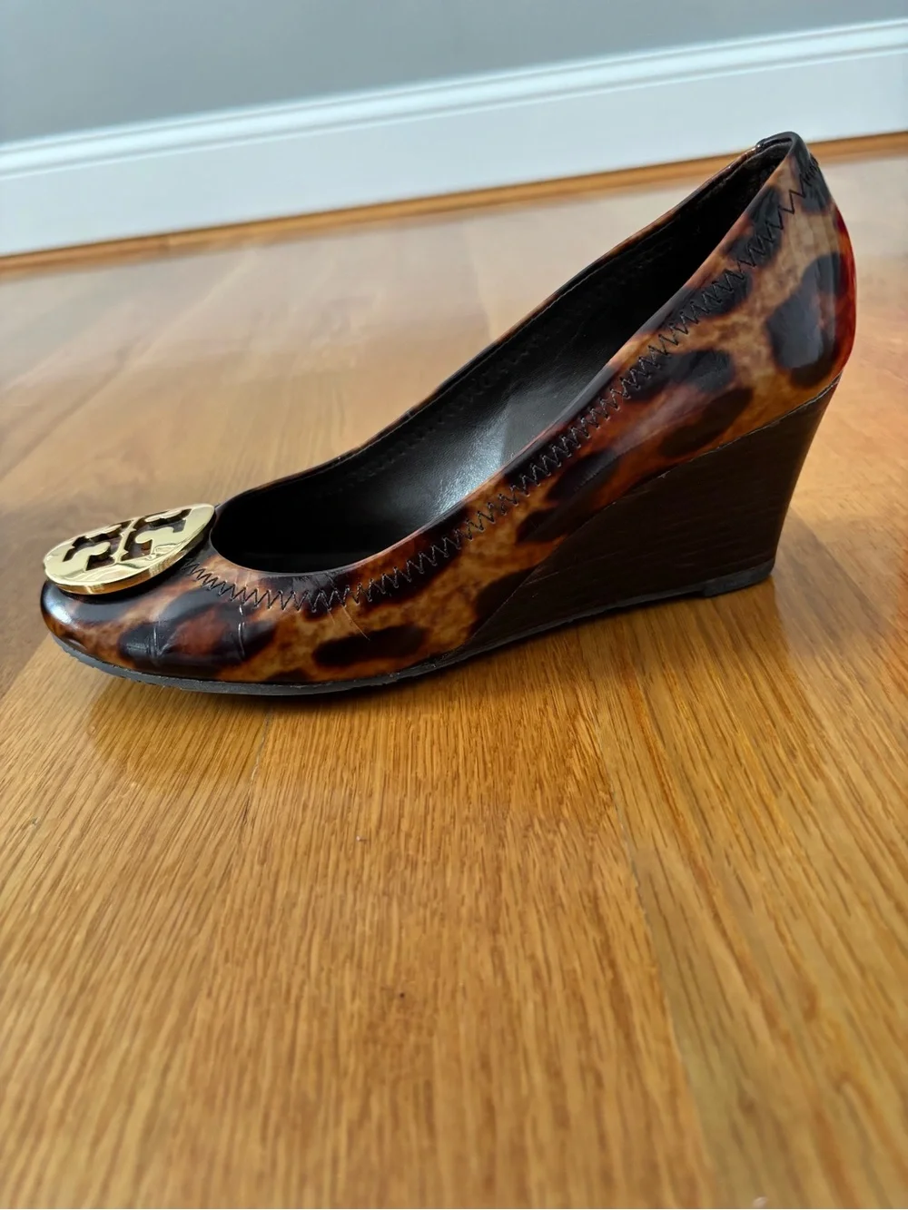 Tory Burch Tortoiseshell Reva Ballet Flats with Gold Logo